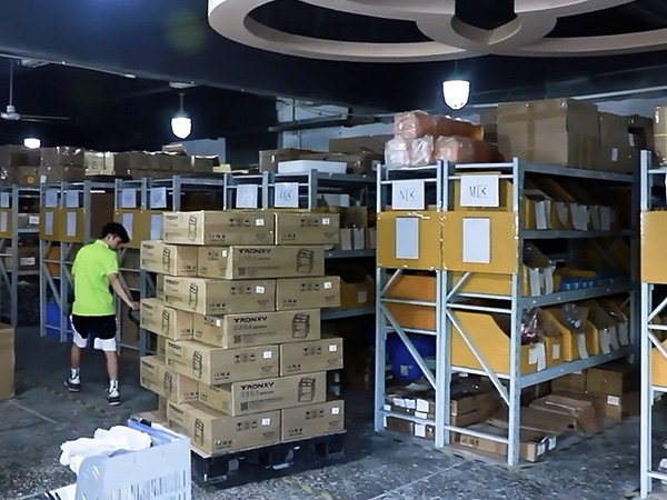 創(chuàng)星元3D打印機出口倉庫